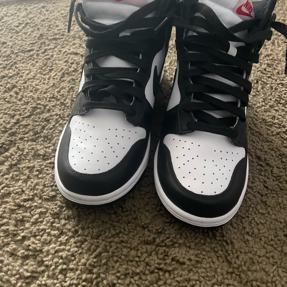 Nike Black and White Athletic Shoes